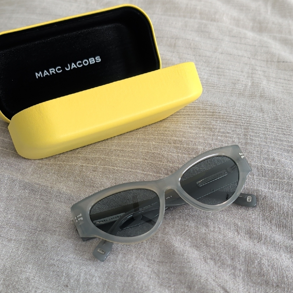 Marc Jacobs Gray Sunglasses with Yellow Case